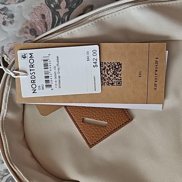 Herschel Supply Co - Picture 11 of 12